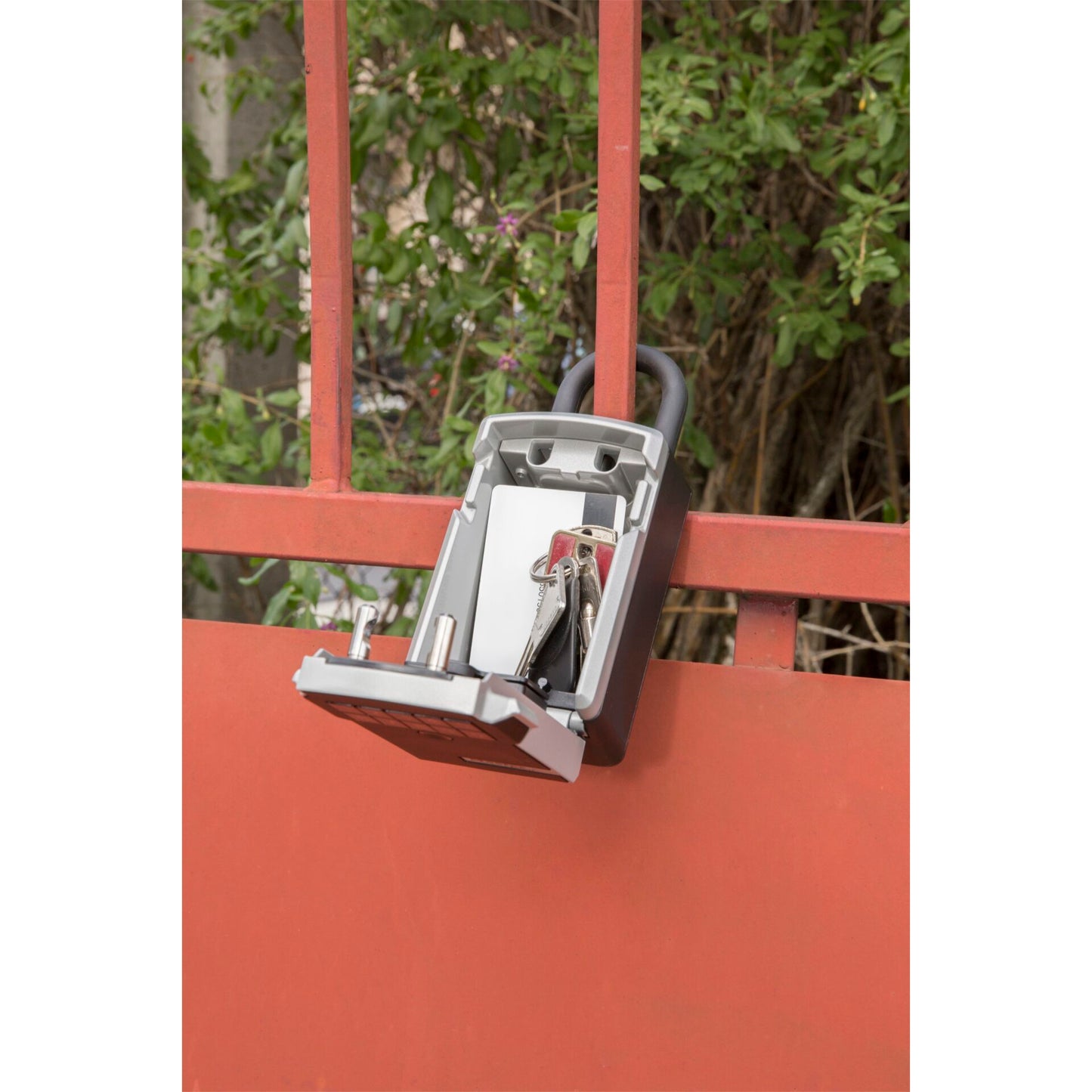 Master Lock Key Safe Bluetooth with Shackle 5440EURD