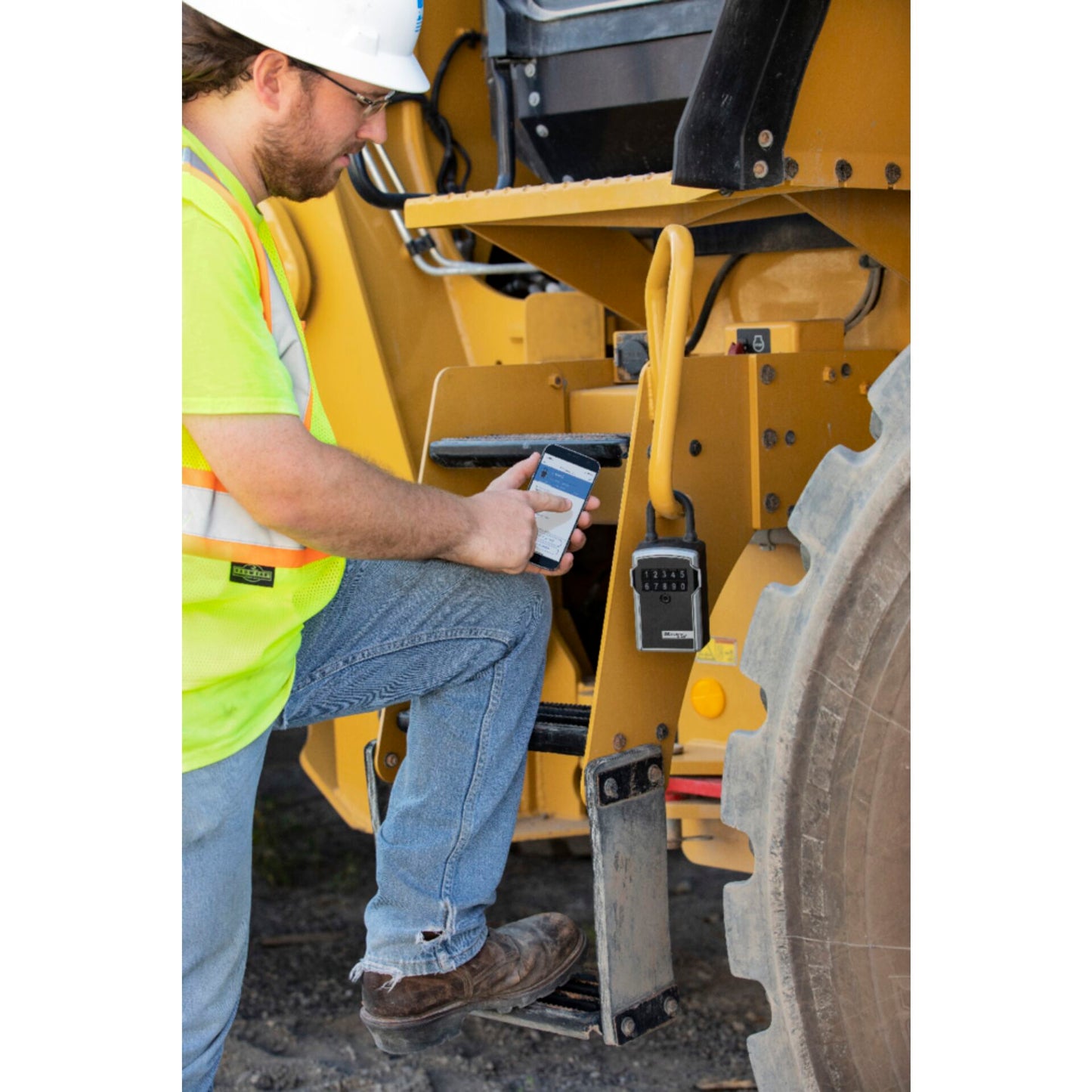 Master Lock Key Safe Bluetooth with Shackle 5440EURD