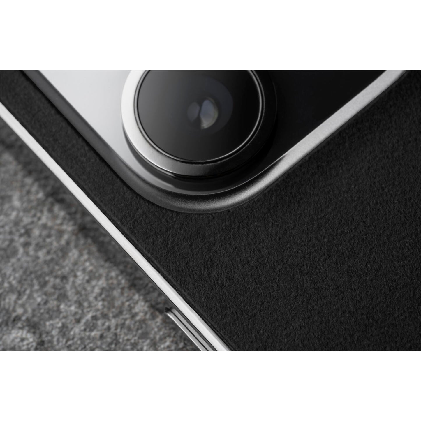 Nomad Leather Skin Black iPhone 13 Mini