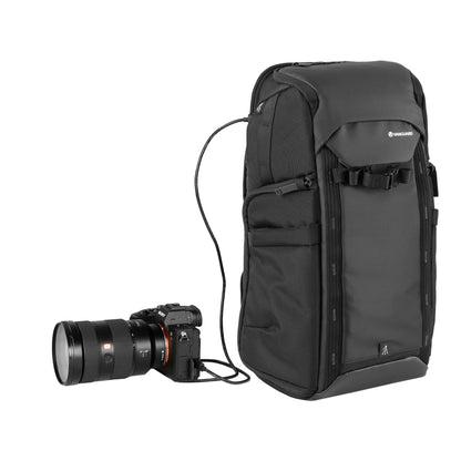 Vanguard VEO Adaptor R48 black Backpack with USB-A