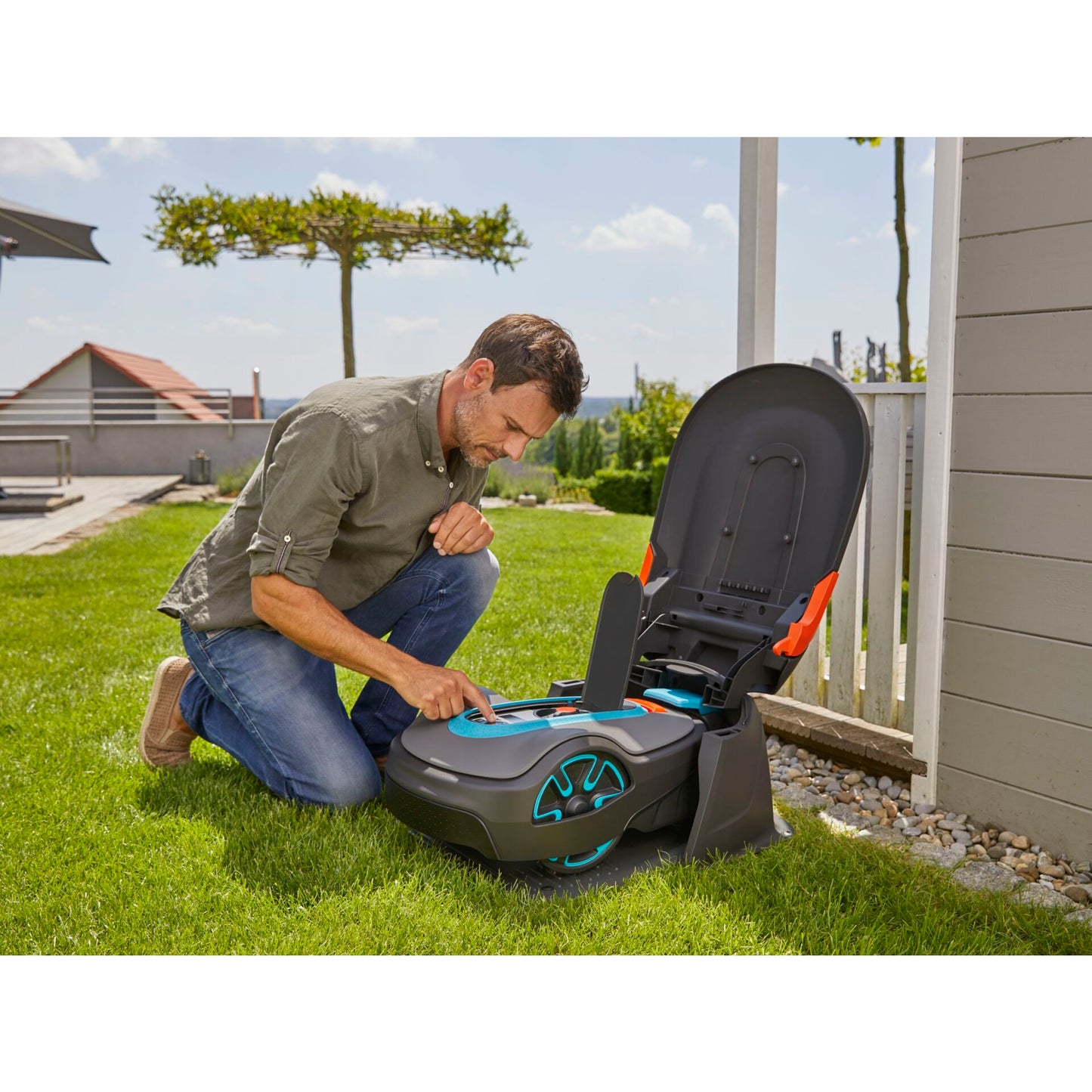 Gardena Garage for robotic lawn mower