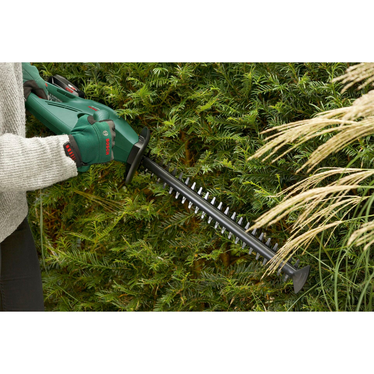 Bosch EasyHedgeCut 18-45 solo Cordless Hedgecutter