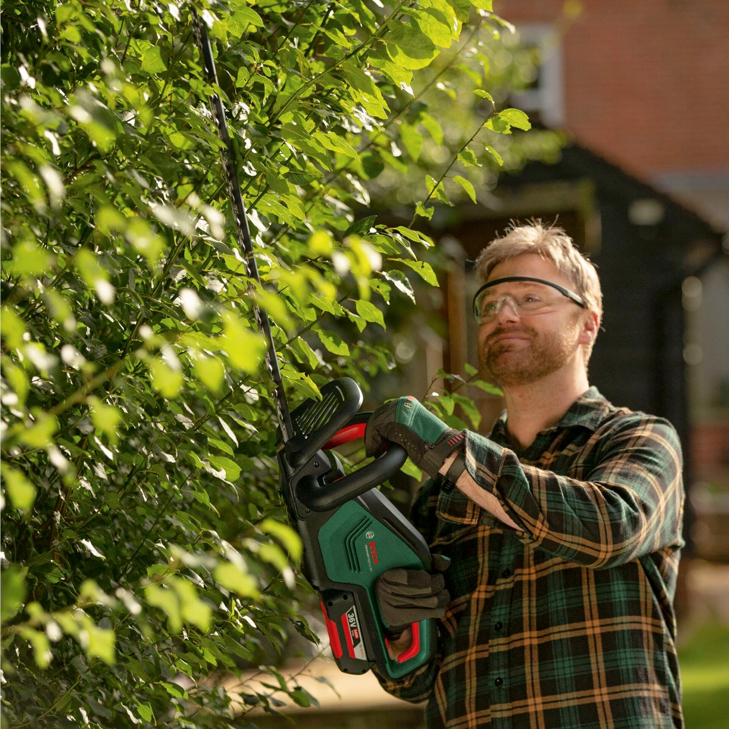 Bosch AdvancedHedgeCut 36V-65-28 Cordless Hedgecutter