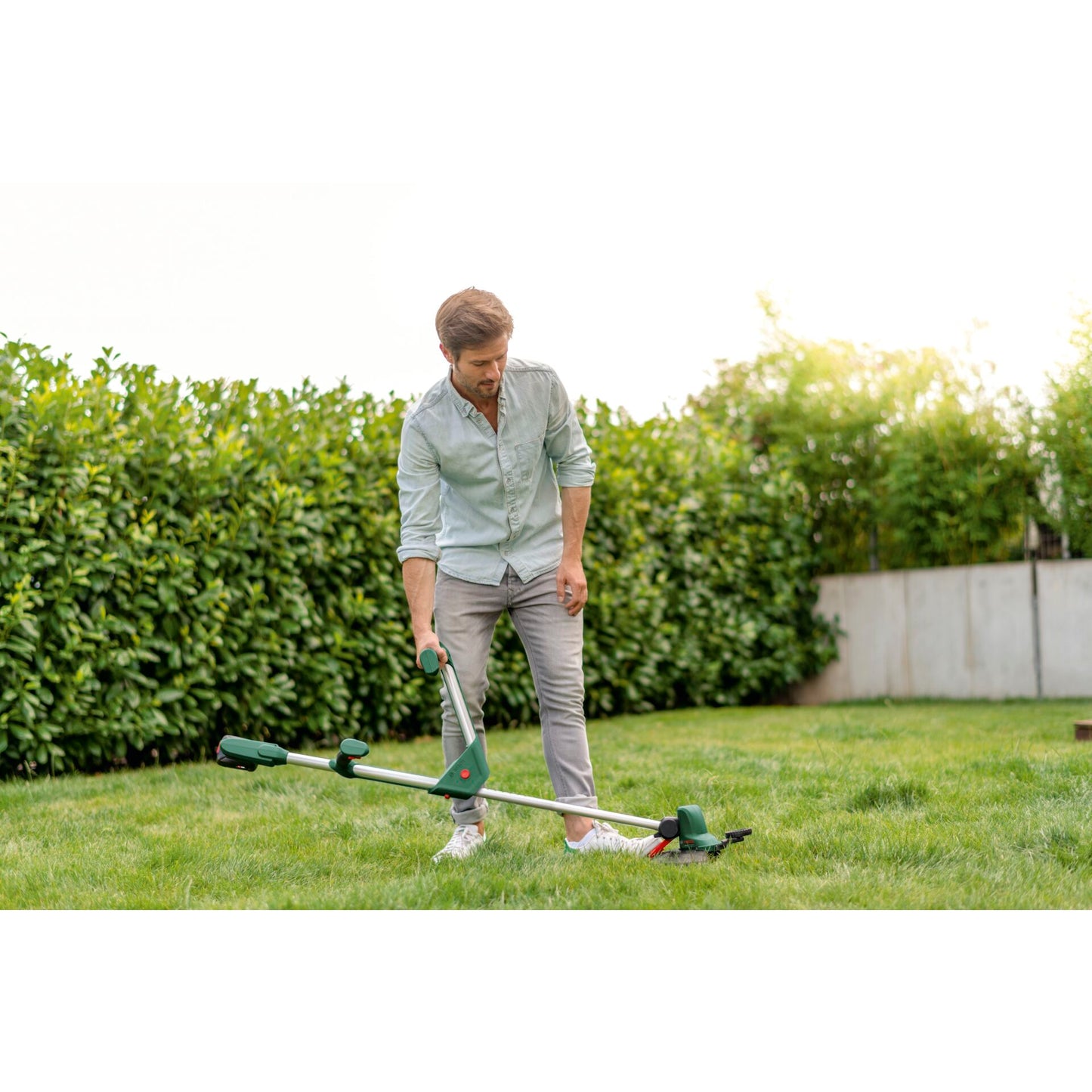 Bosch UniversalGrassCut 18-260 Cordless Grass Trimmer solo