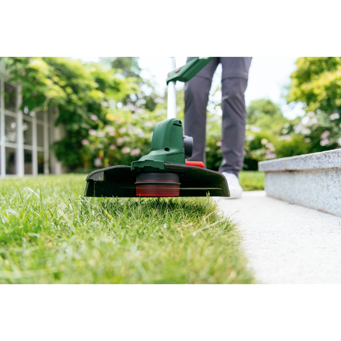 Bosch UniversalGrassCut 18 solo