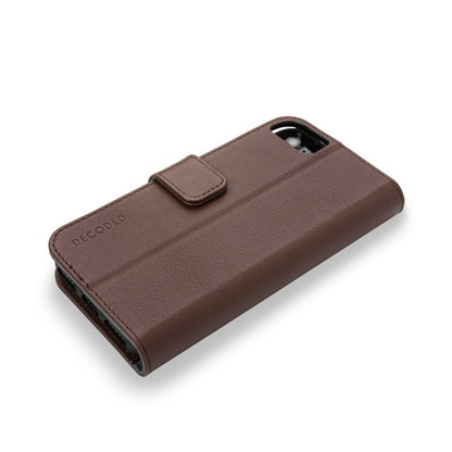 Decoded Leather Detachable Wallet iPhone SE3/SE2/8/7 Brown