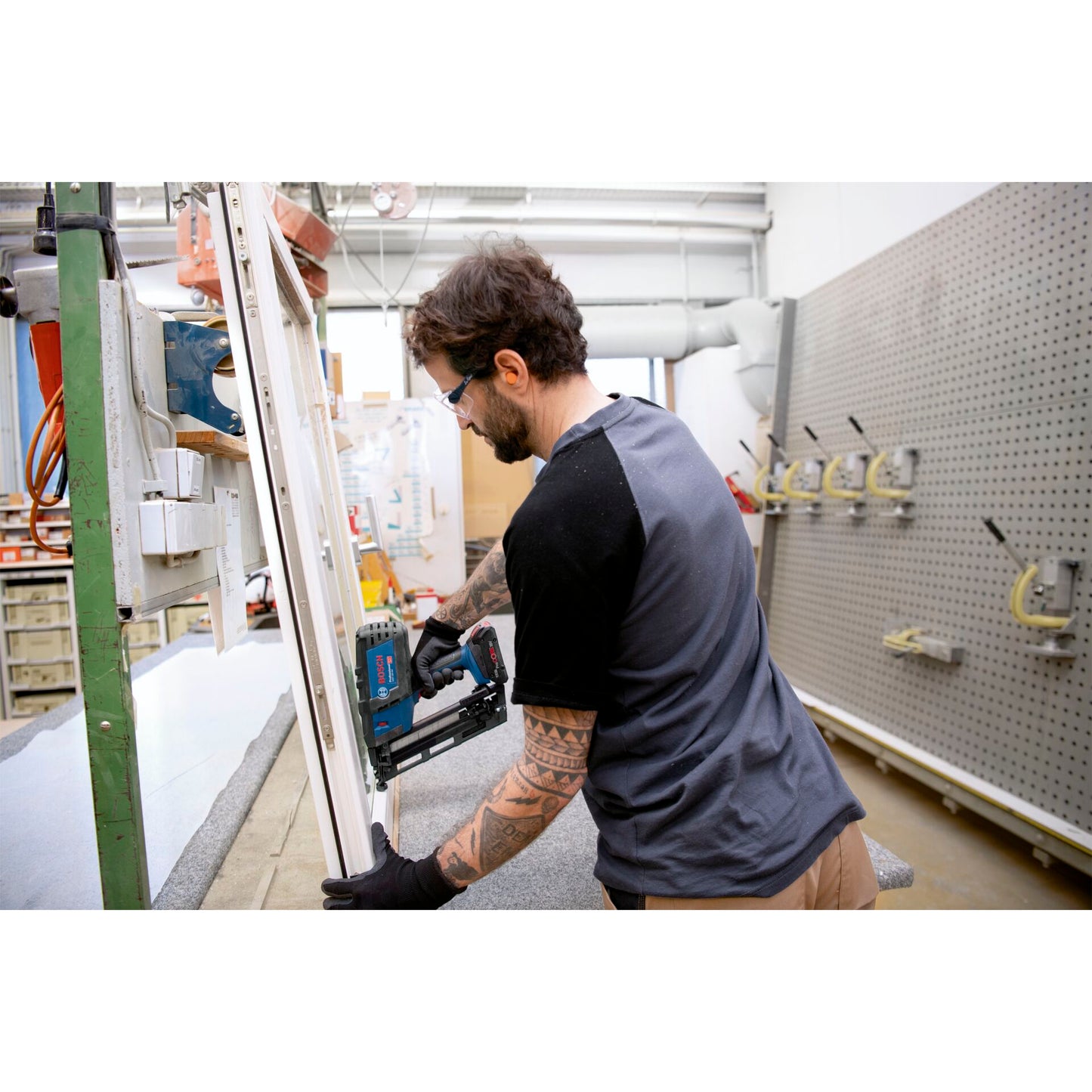 Bosch GNH 18V-64 M Kit Cordless Nailer