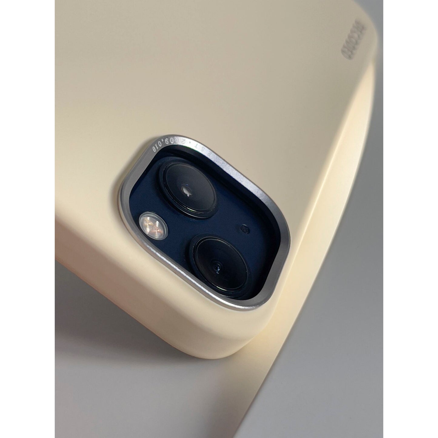 Decoded AntiMicrobial Silicone Backcover iP 14 Plus Sweet Corn