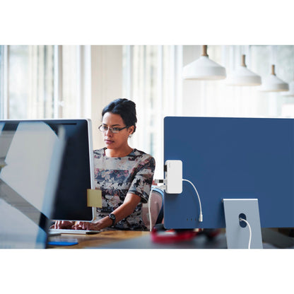Belkin CONNECT USB-C 6-in-1 Multiport-Hub+ Holder INC011btWH