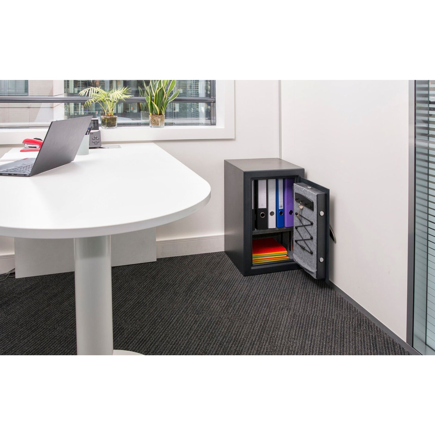 Master Lock High Security Digital XL Safe         T6-331ML