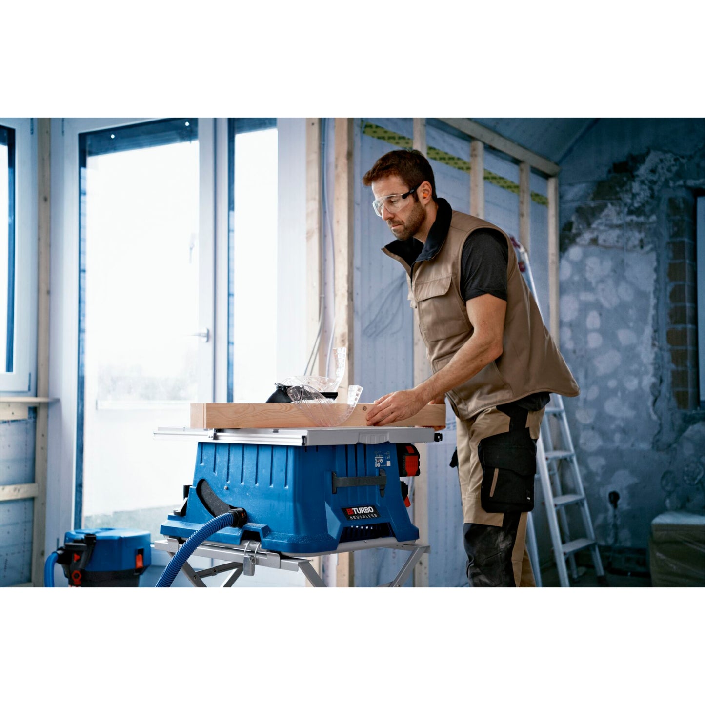 Bosch GTS 18V-216 incl. GTA 560 Cordless Table Saw