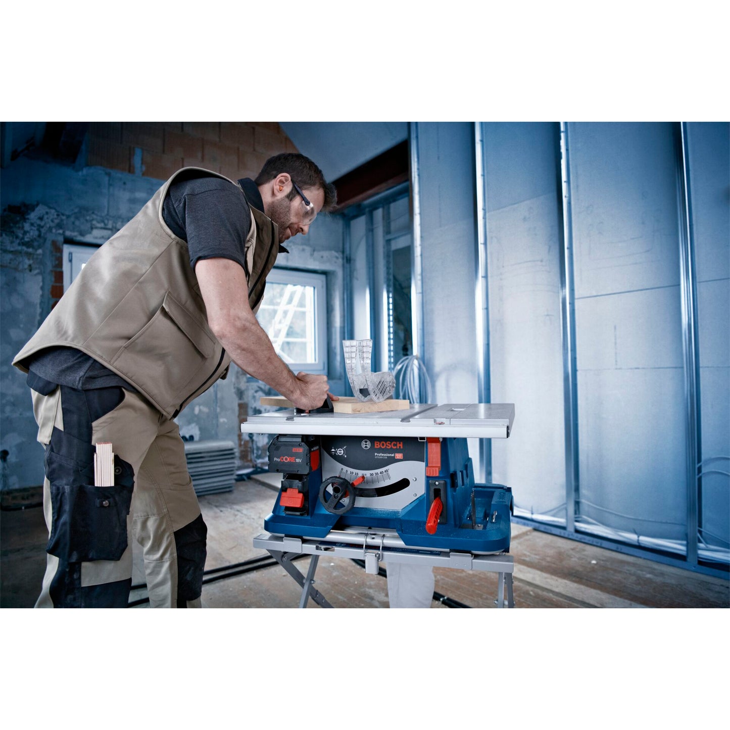 Bosch GTS 18V-216 incl. GTA 560 Cordless Table Saw