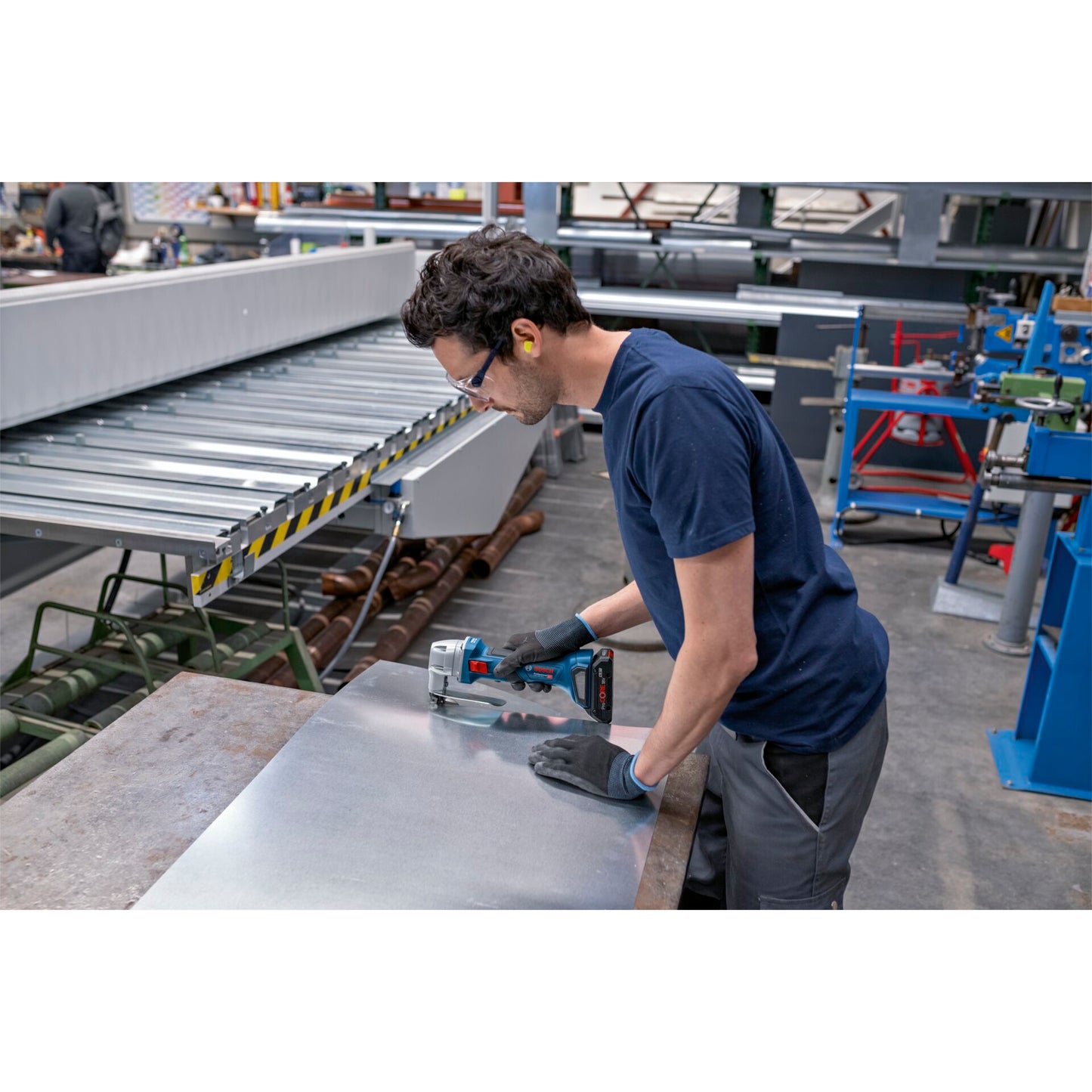 Bosch GSC 18V-16 E Cordless Tin Snips solo