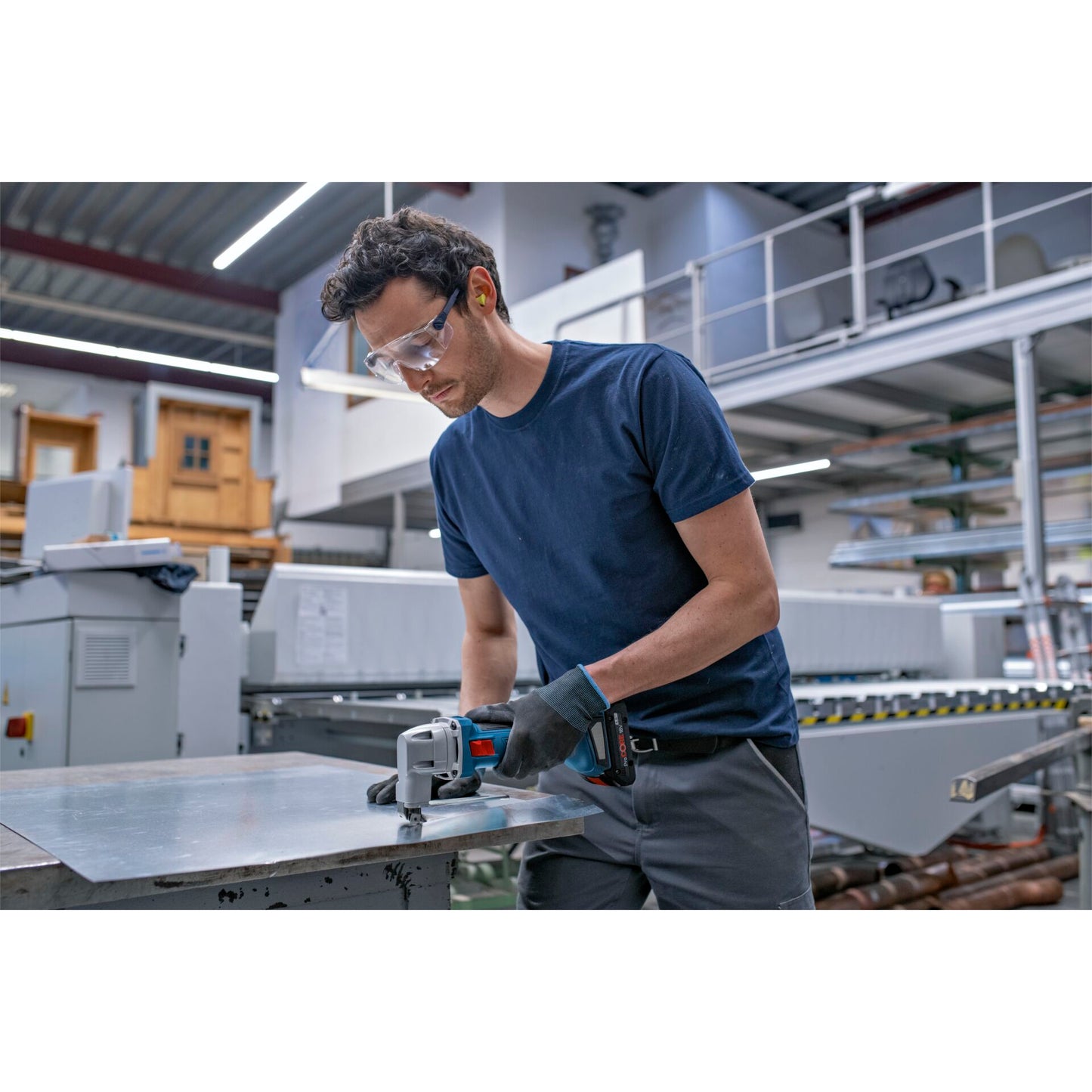 Bosch GSC 18V-16 E Cordless Tin Snips solo