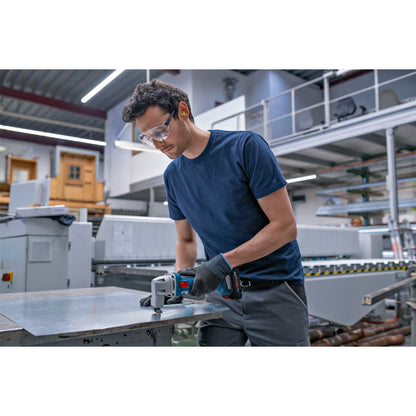 Bosch GSC 18V-16 E Cordless Tin Snips solo