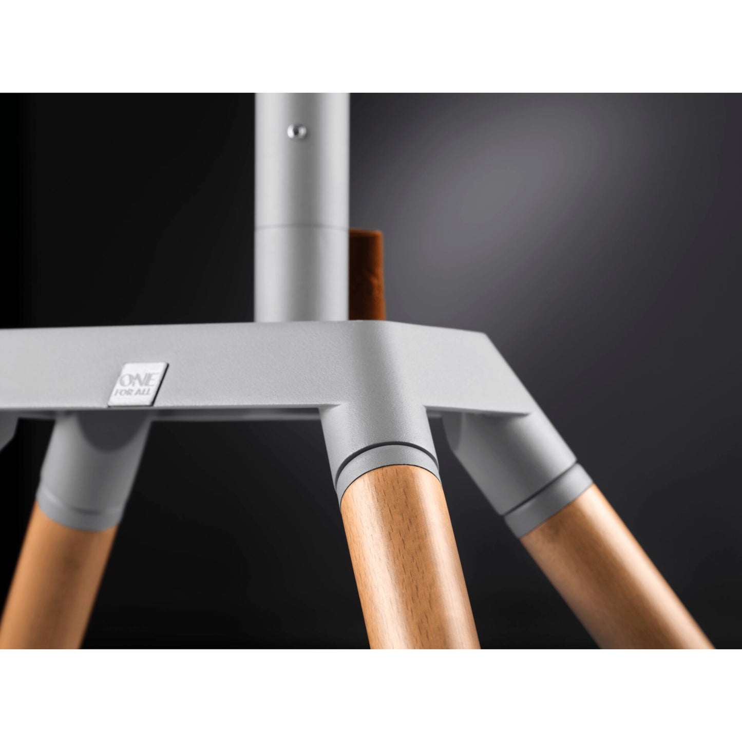 One for All Quadpod TV Stand 70 360 Grad          light  WM 7476