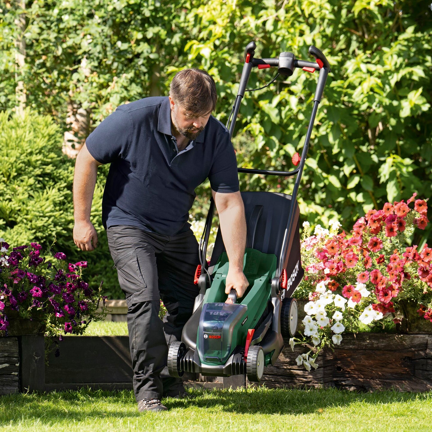 Bosch UniversalRotak 18V-37-550 cordless lawn mower solo