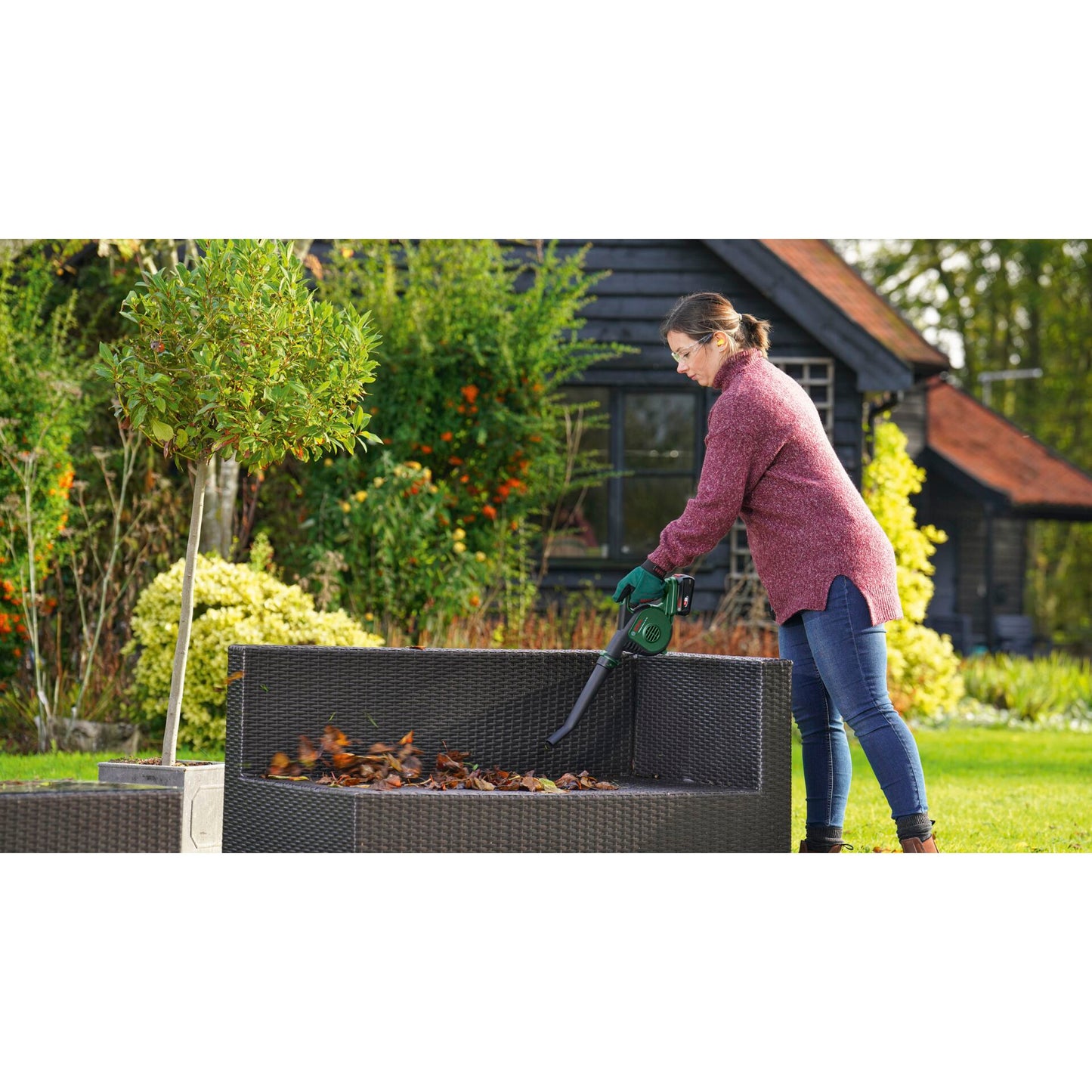 Bosch UniversalLeafBlower 18V-130 Cordless Blower solo