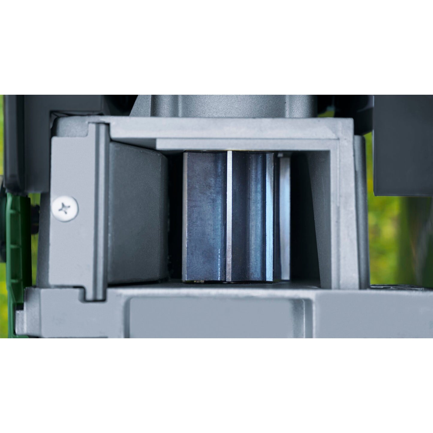 Bosch AXT 25 D electronic shredder