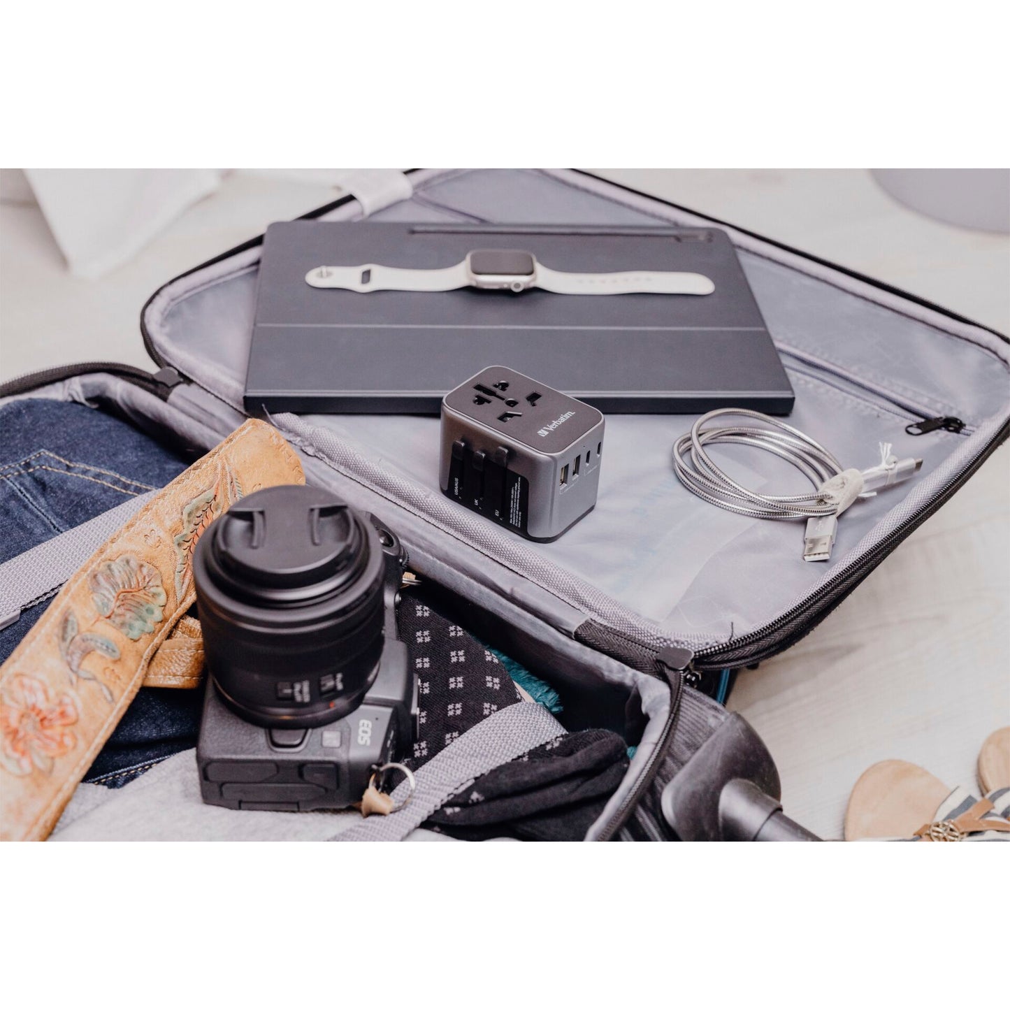 Verbatim Uni.Travel Adapt.UTA-03 USB-C 30W 2xUSB-C 2xUSB-A  49545