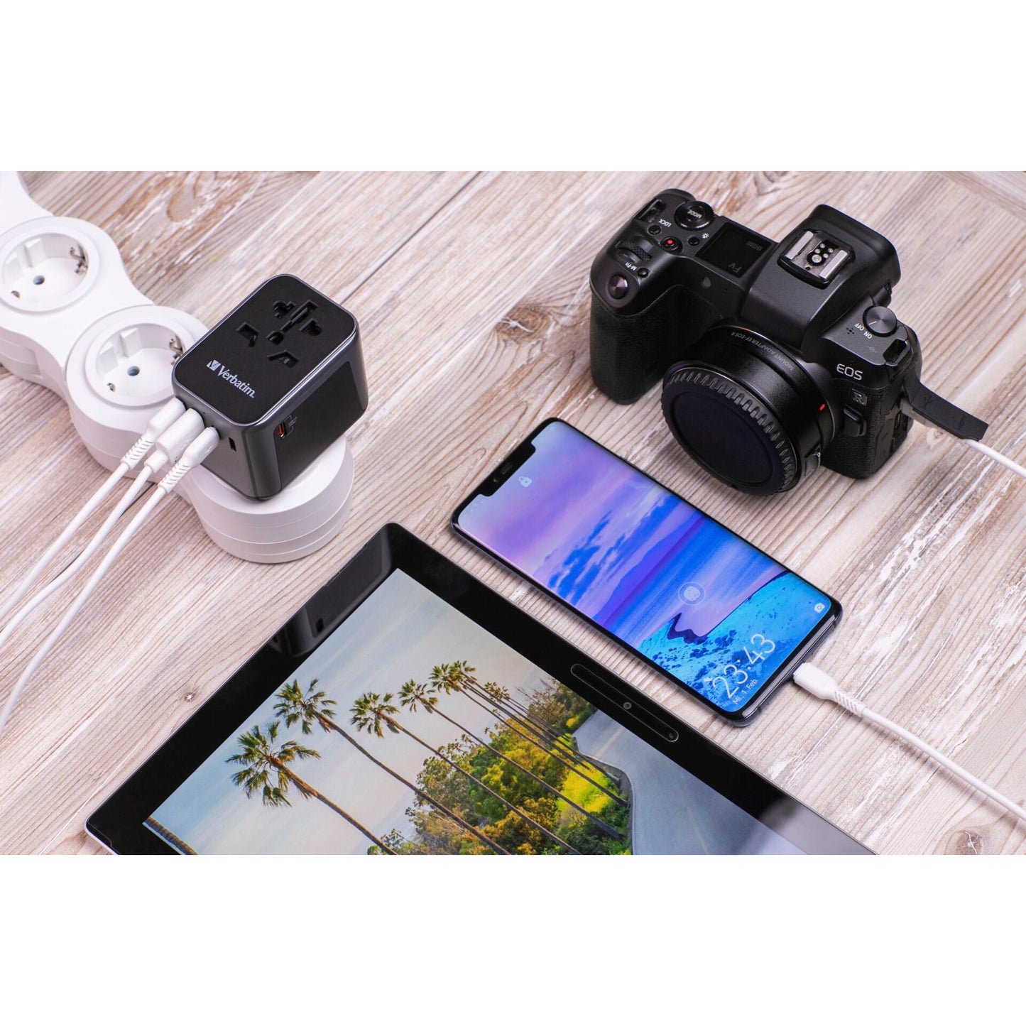 Verbatim Uni.Travel Adapt.UTA-03 USB-C 30W 2xUSB-C 2xUSB-A  49545