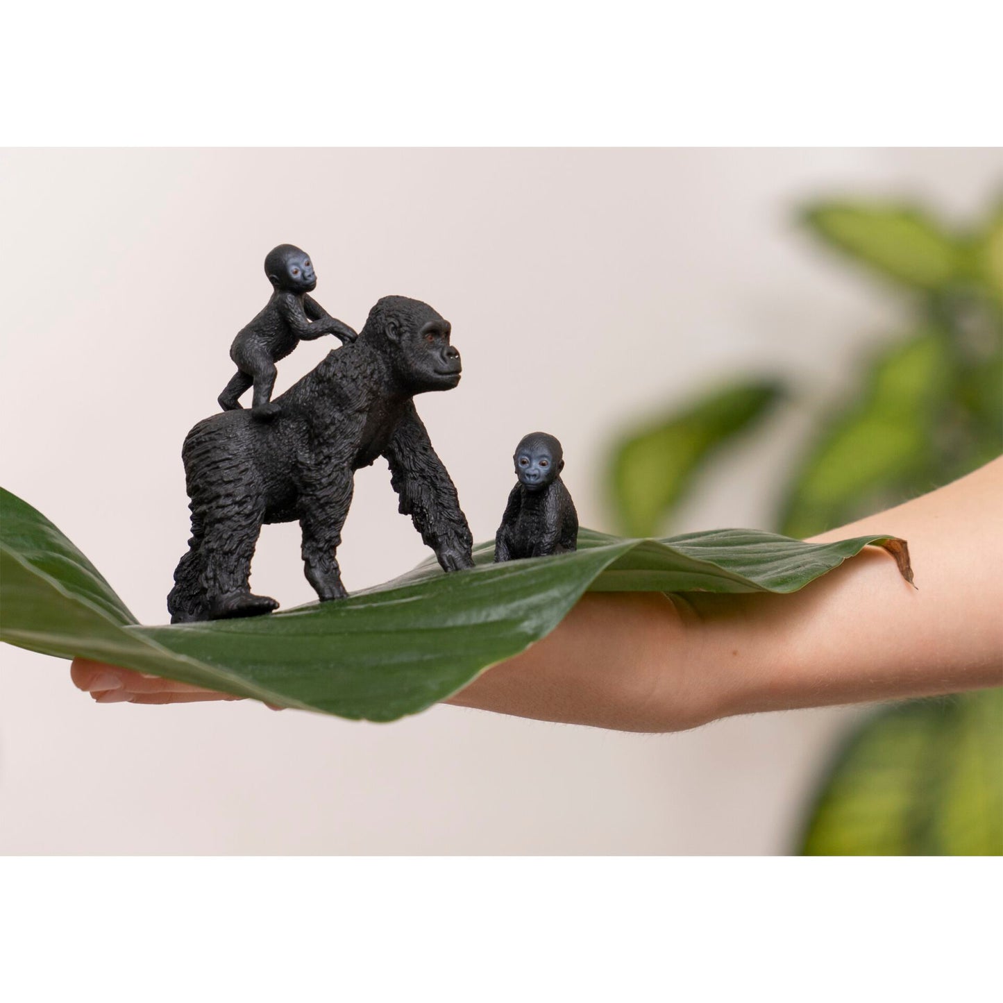 Schleich Wild Life         42601 Lowland Gorilla Family