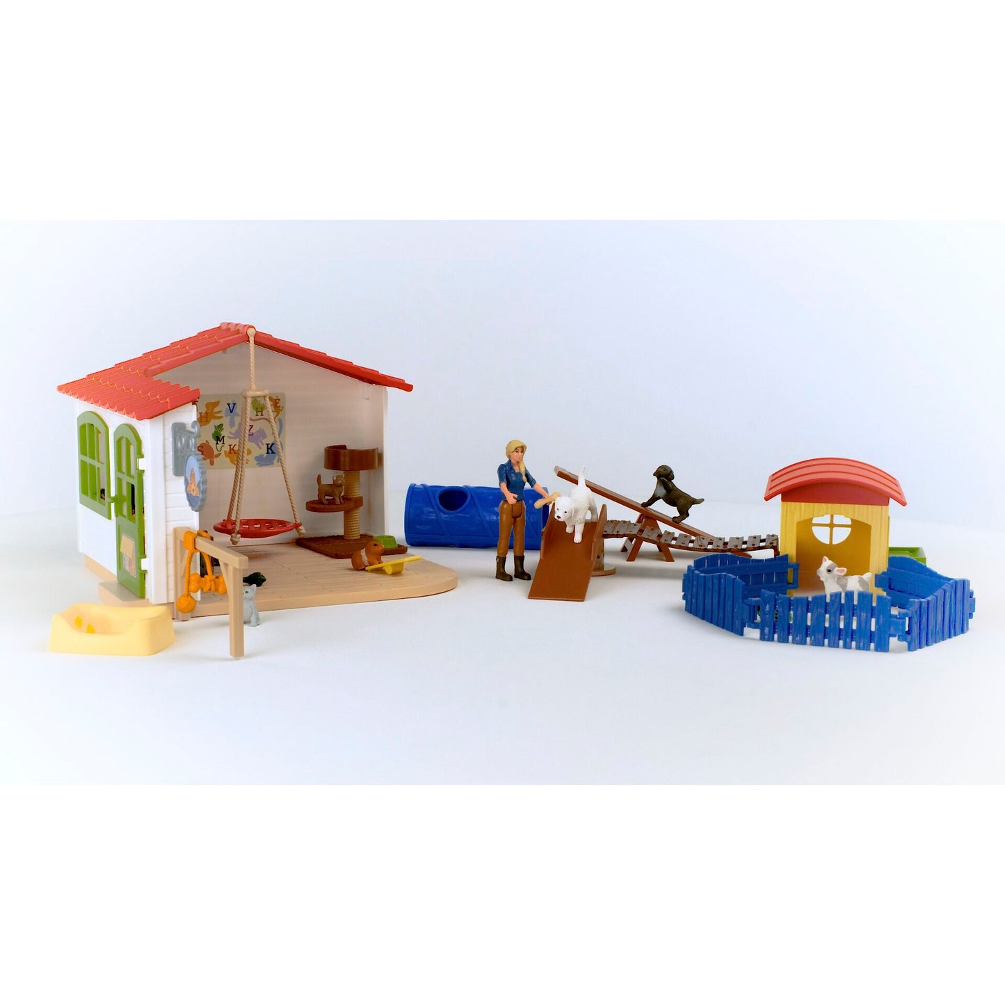 SChleich Farm World     42607 Pet Hotel