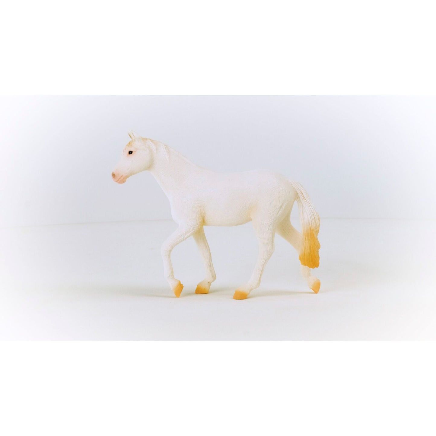 Schleich Farm World Camarillo Mare 13959