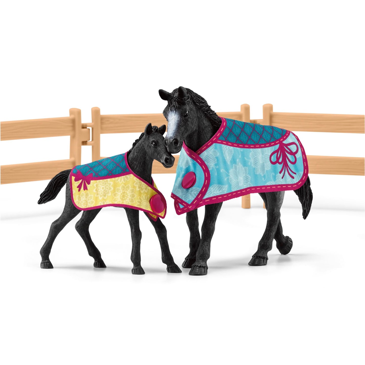 Schleich Horse Club     42611 Horse Box with Mare and Foal