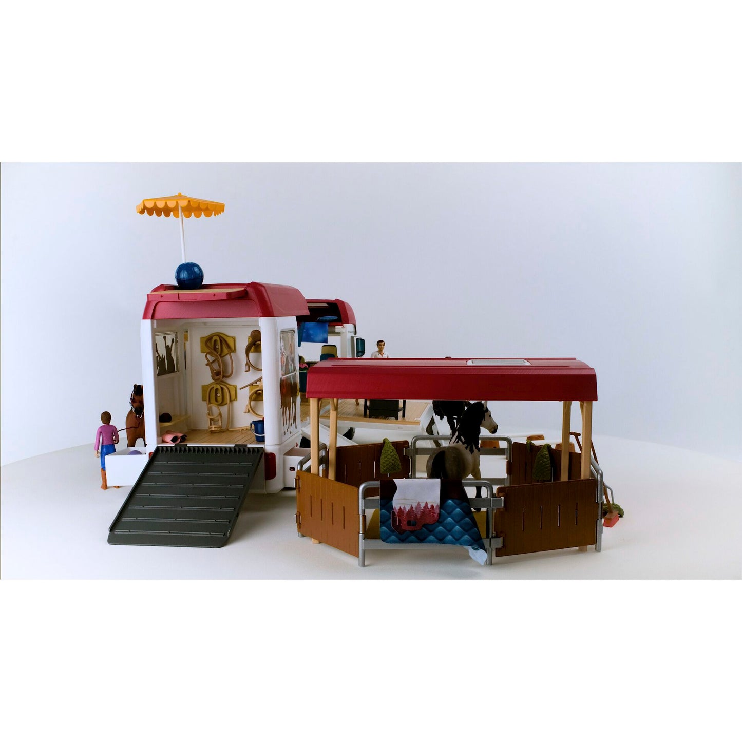 Schleich Horse Club     42619 Horse Transporter