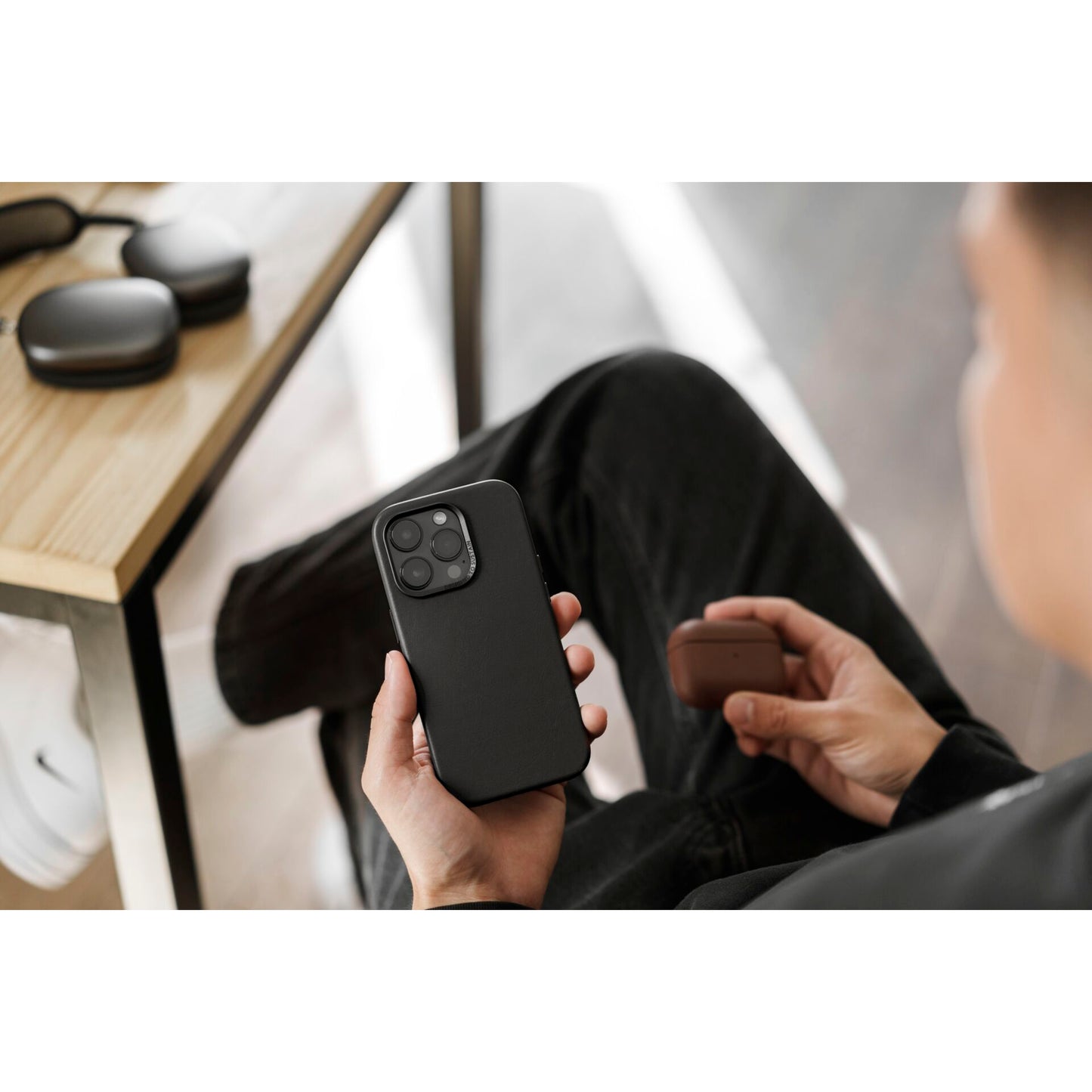 Woodcessories Bio Leather Case MagSafe iPhone 15 Pro Black