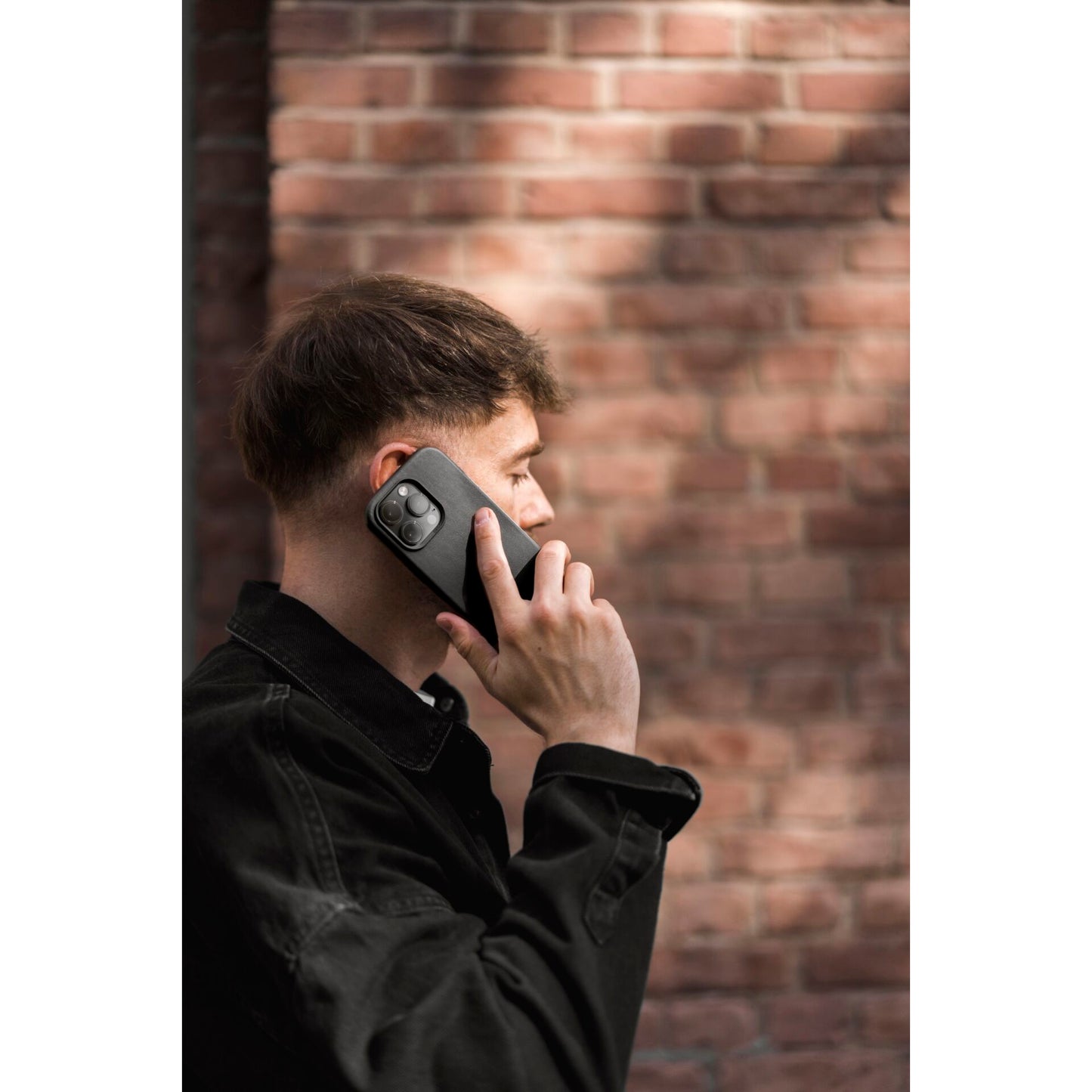 Woodcessories Bio Leather Case MagSafe iPhone 15 Pro Black