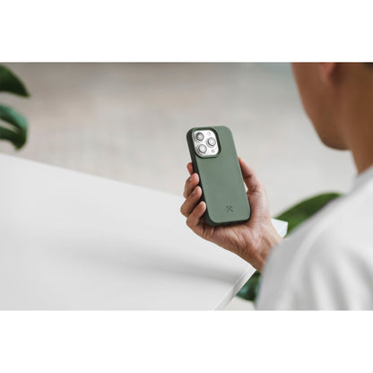 Woodcessories Bio Case MagSafe iPhone 15 Pro Midnight Green