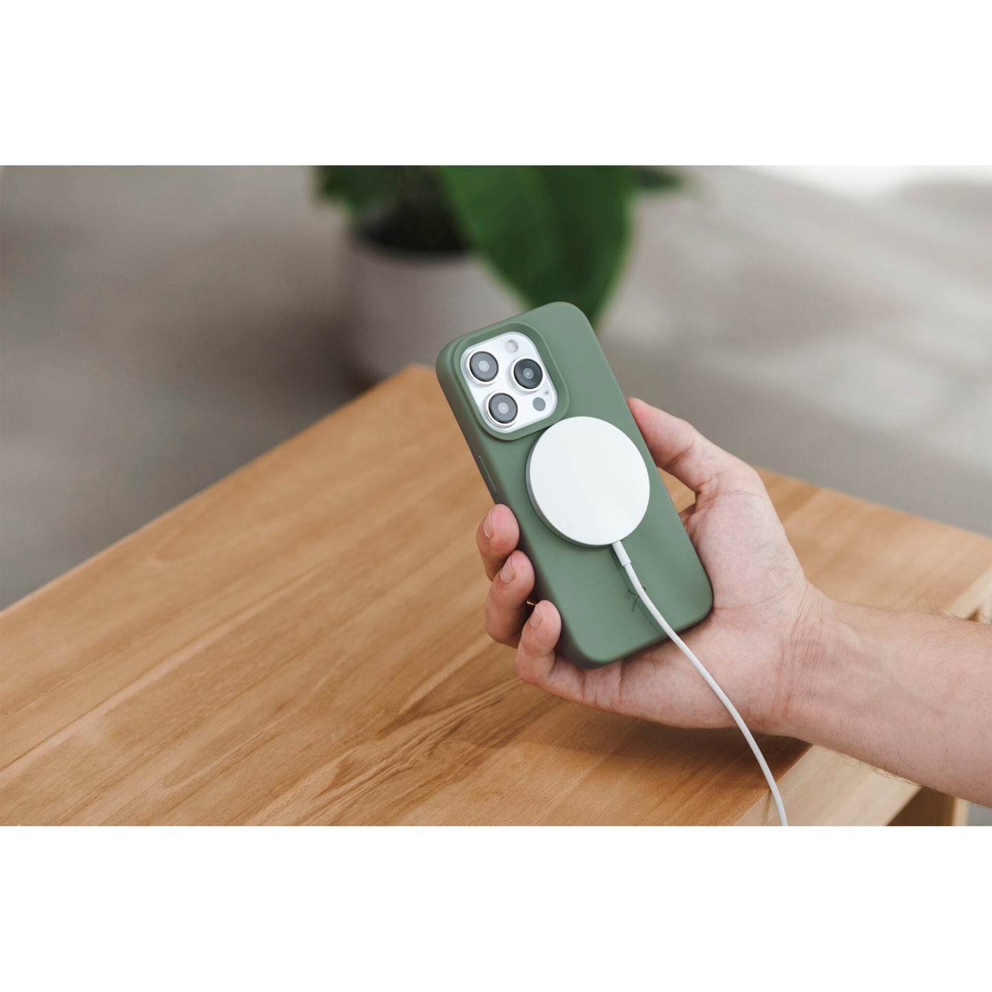 Woodcessories Bio Case MagSafe iPhone 15 Pro Midnight Green