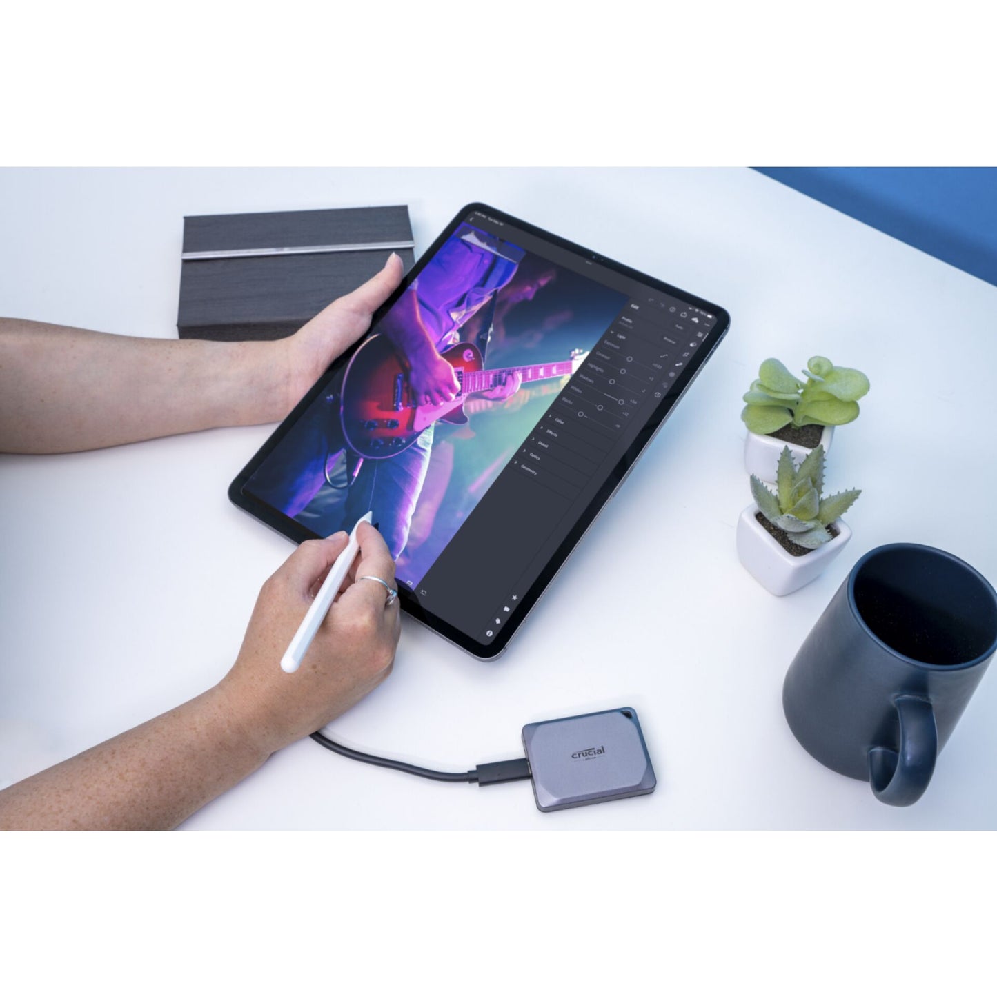 Crucial X9 Pro               1TB Portable SSD USB 3.2 Type-C