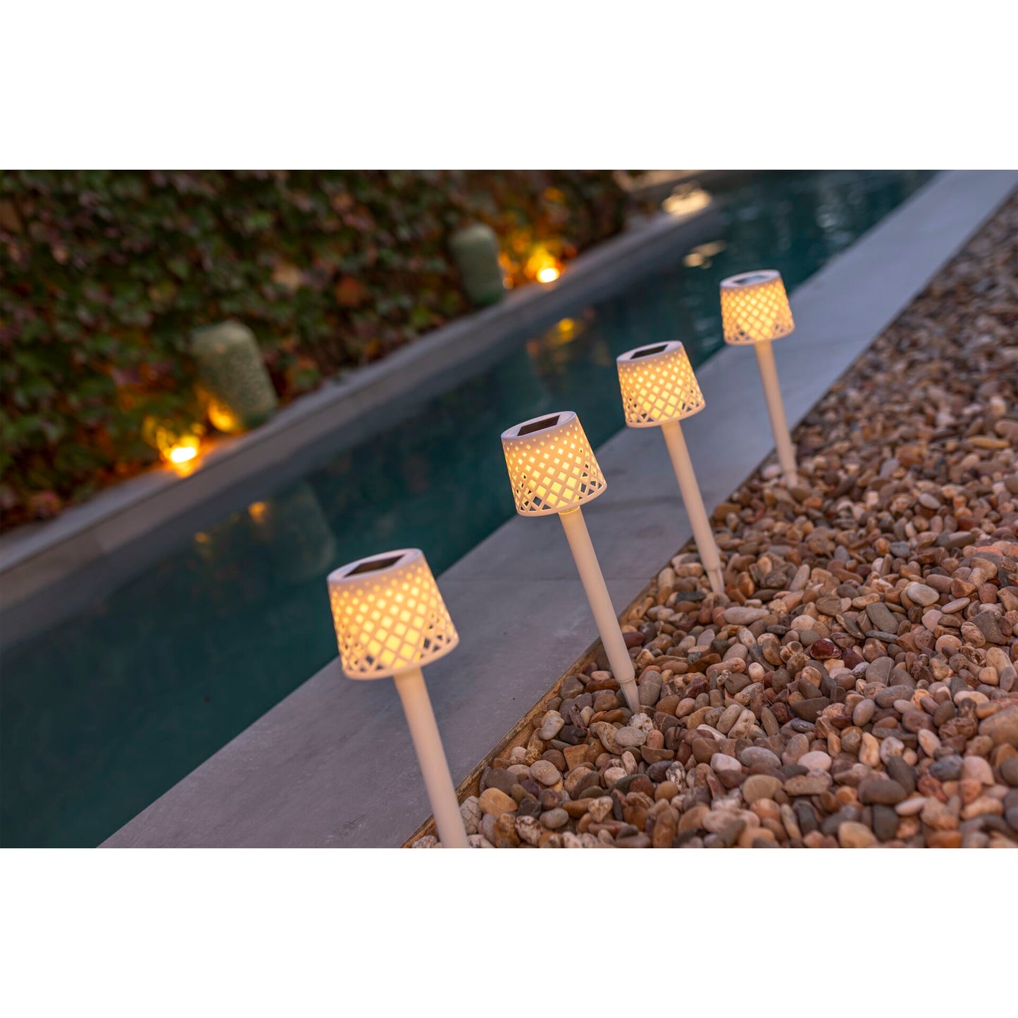 New Garden Gretita Solar Lamp Garden Spike   4 units  white