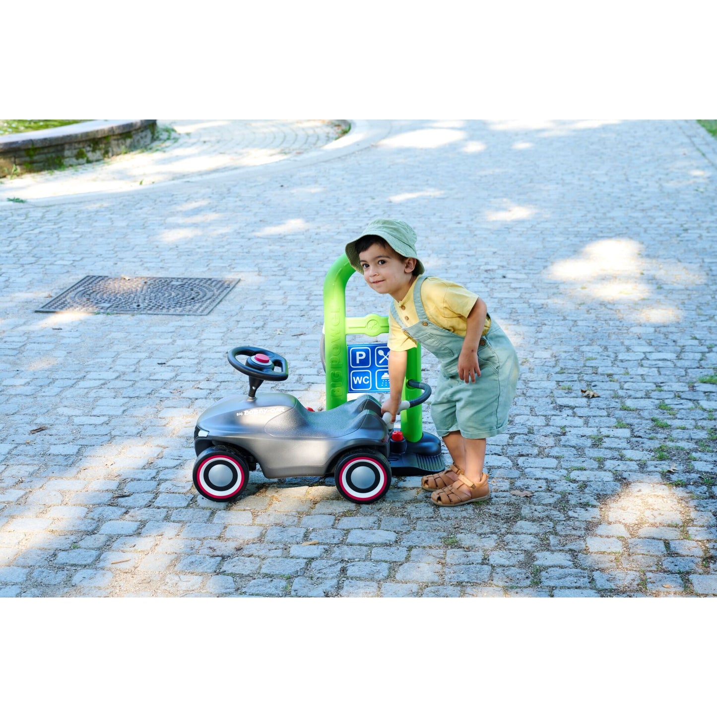 BIG Bobby Car Service Station