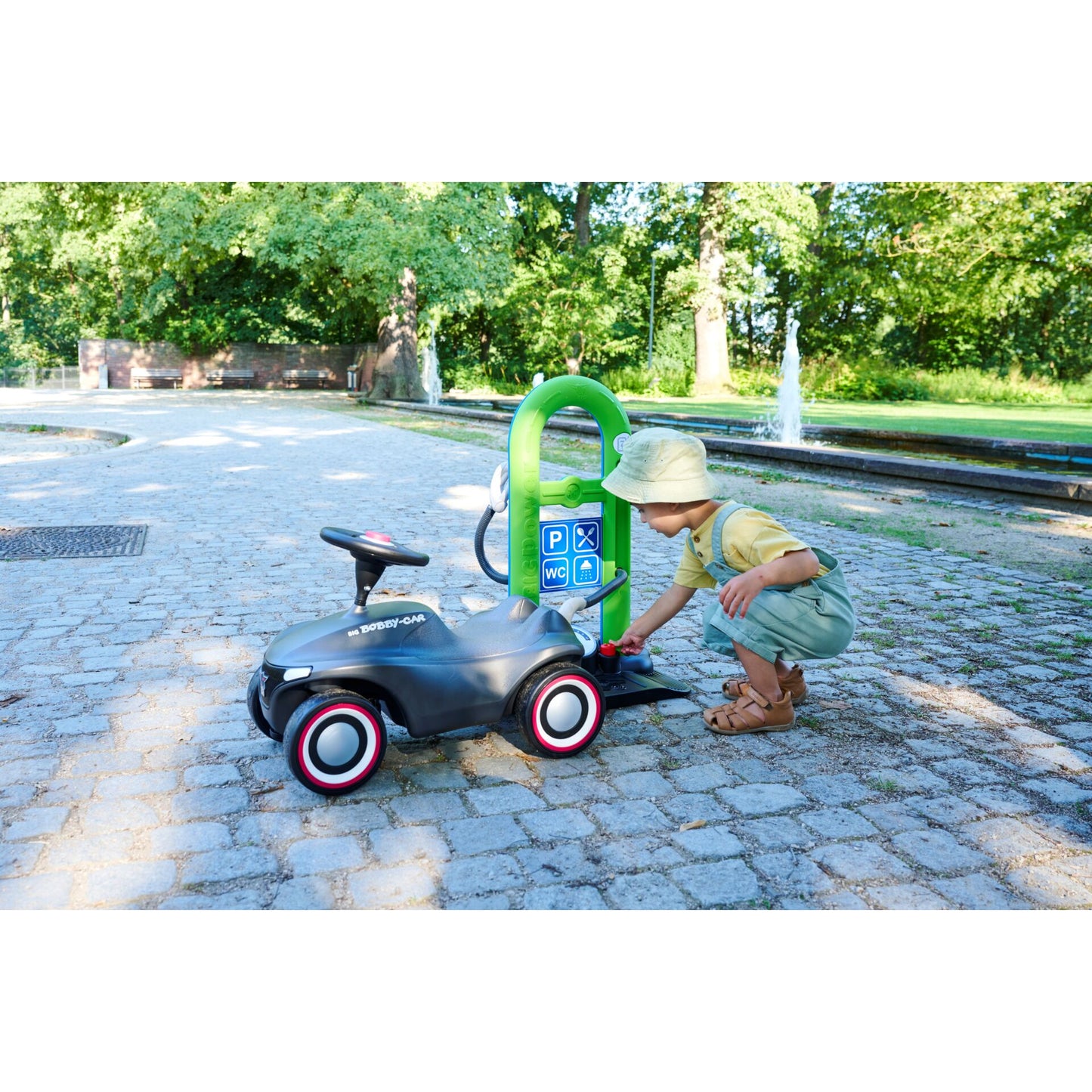 BIG Bobby Car Service Station