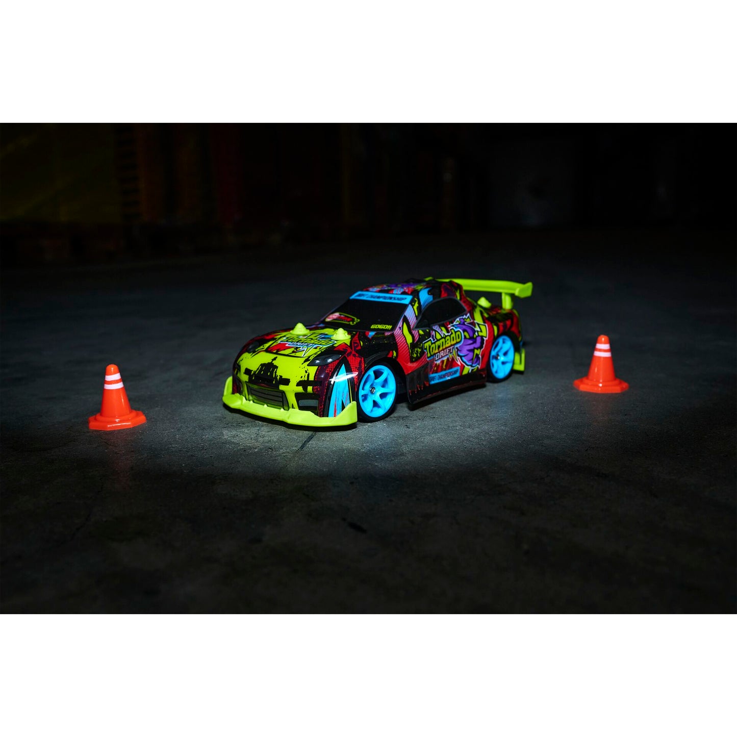 Dickie RC Tornado Drift, RTR 2,4 GHz                201104007