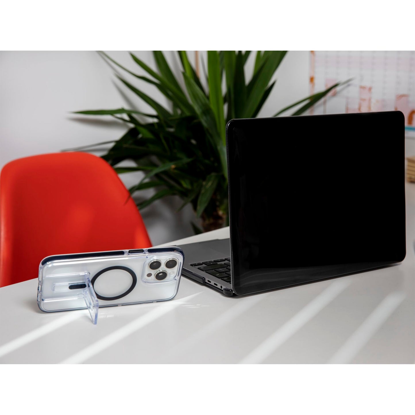 Tech21 EvoCrystal Kick Case MagSafe iP 15 Pro Max Clear/Blk