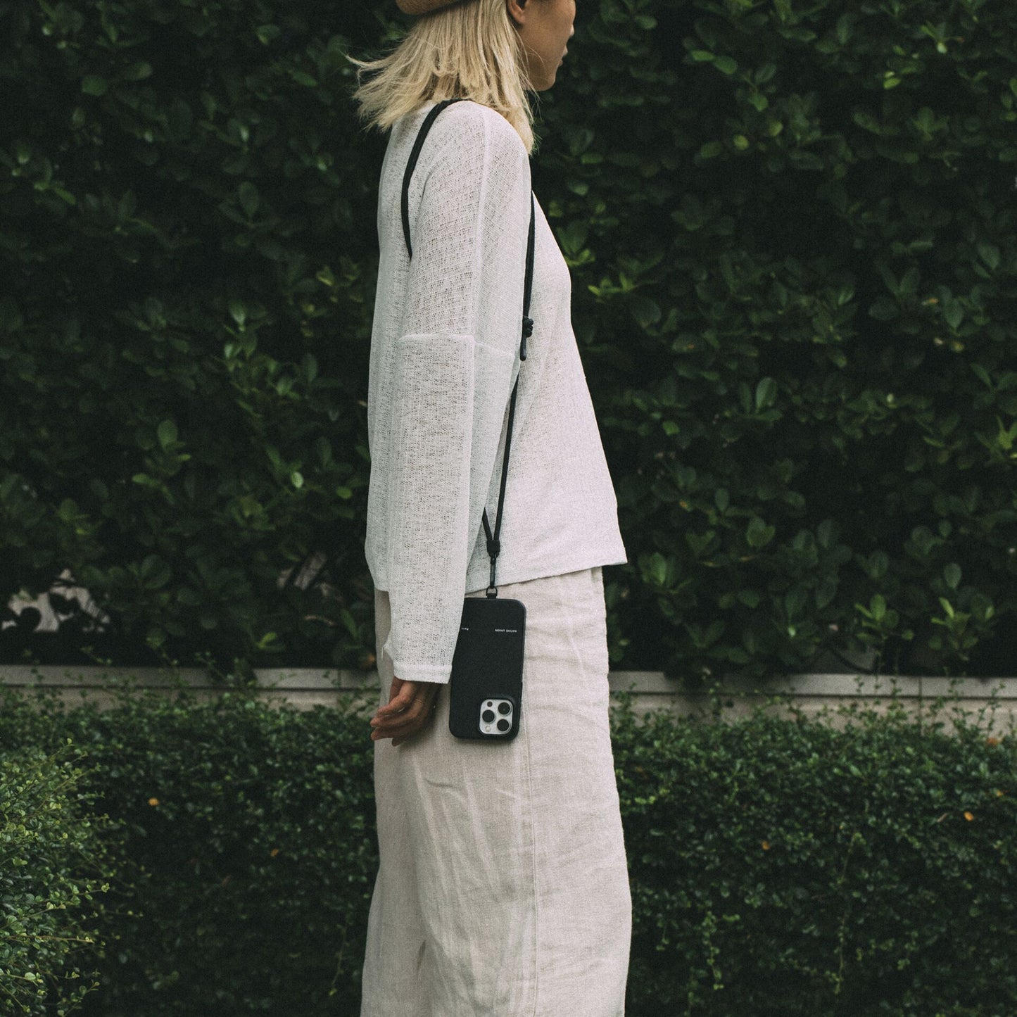 Native Union Universal City Sling Black