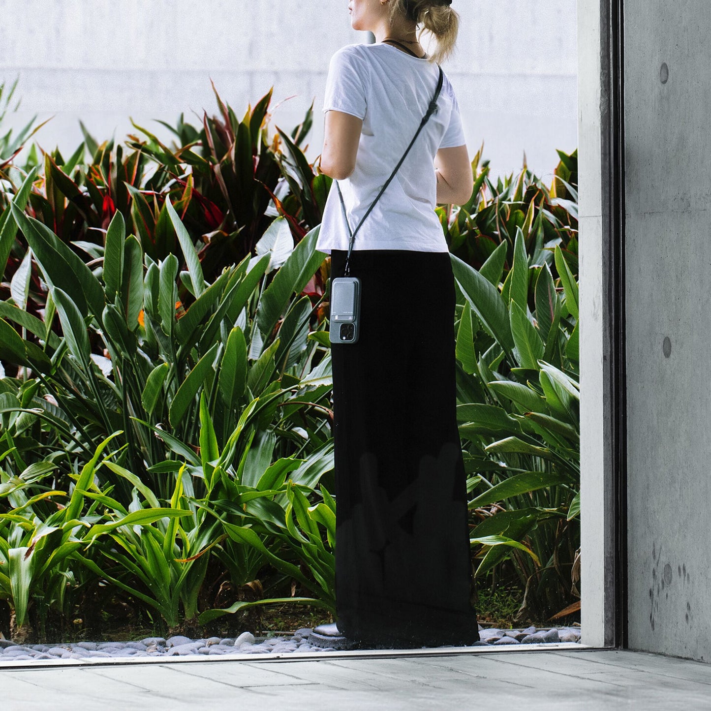 Native Union Universal City Sling Black