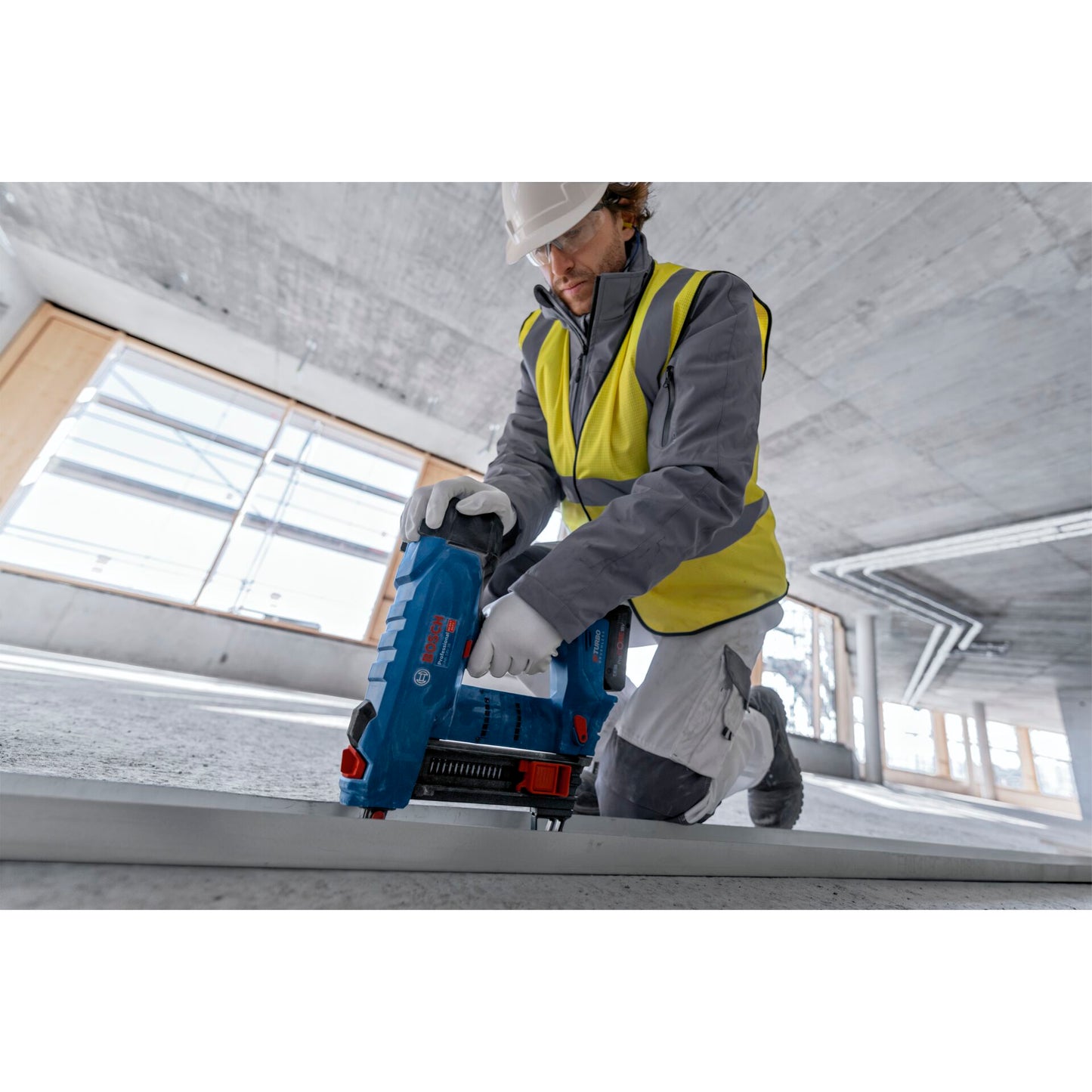 Bosch GNB 18V-38 Cordless Concrete Nailer