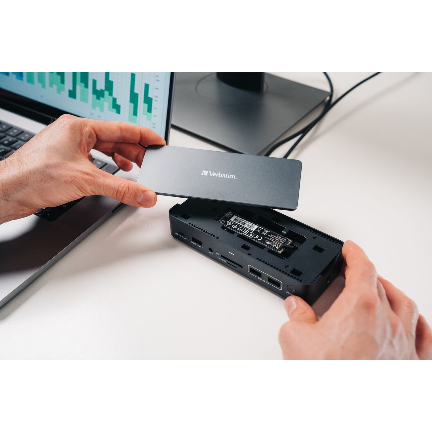 Verbatim USB-C Pro Docking Station 15 with SSD Slot 32173