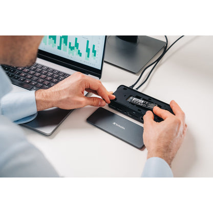 Verbatim USB-C Pro Docking Stat. 15 Port with 256GB SSD 32174
