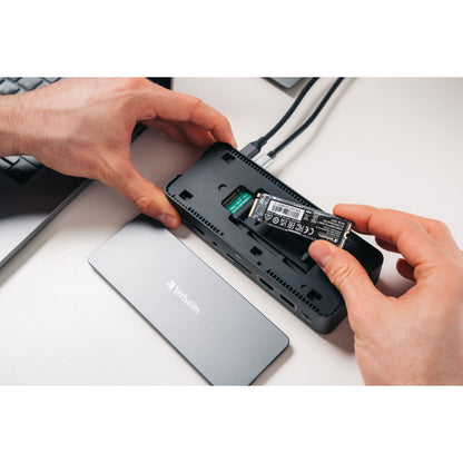 Verbatim USB-C Pro Docking Stat. 15 Port with 256GB SSD 32174