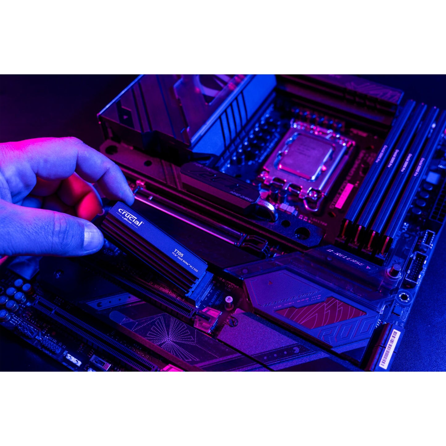 Crucial T705 with heatsink   1TB PCIe Gen5 NVMe M.2 SSD