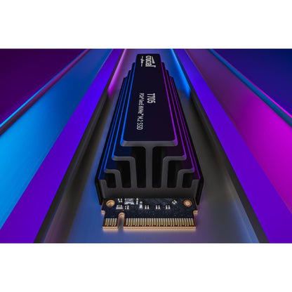 Crucial T705 with heatsink   4TB PCIe Gen5 NVMe M.2 SSD