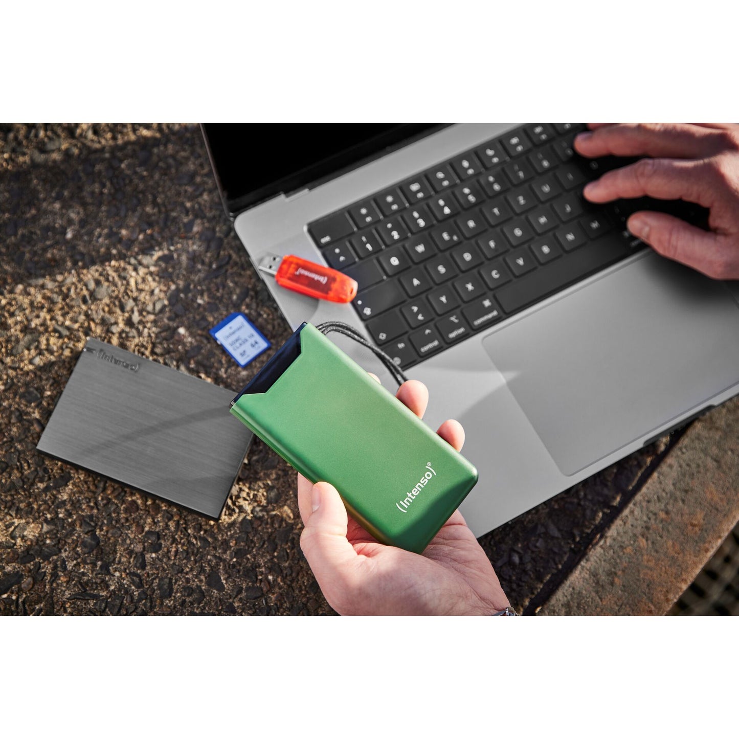 Intenso Powerbank F10000 green 10000 mAh incl. USB-C to Type-C