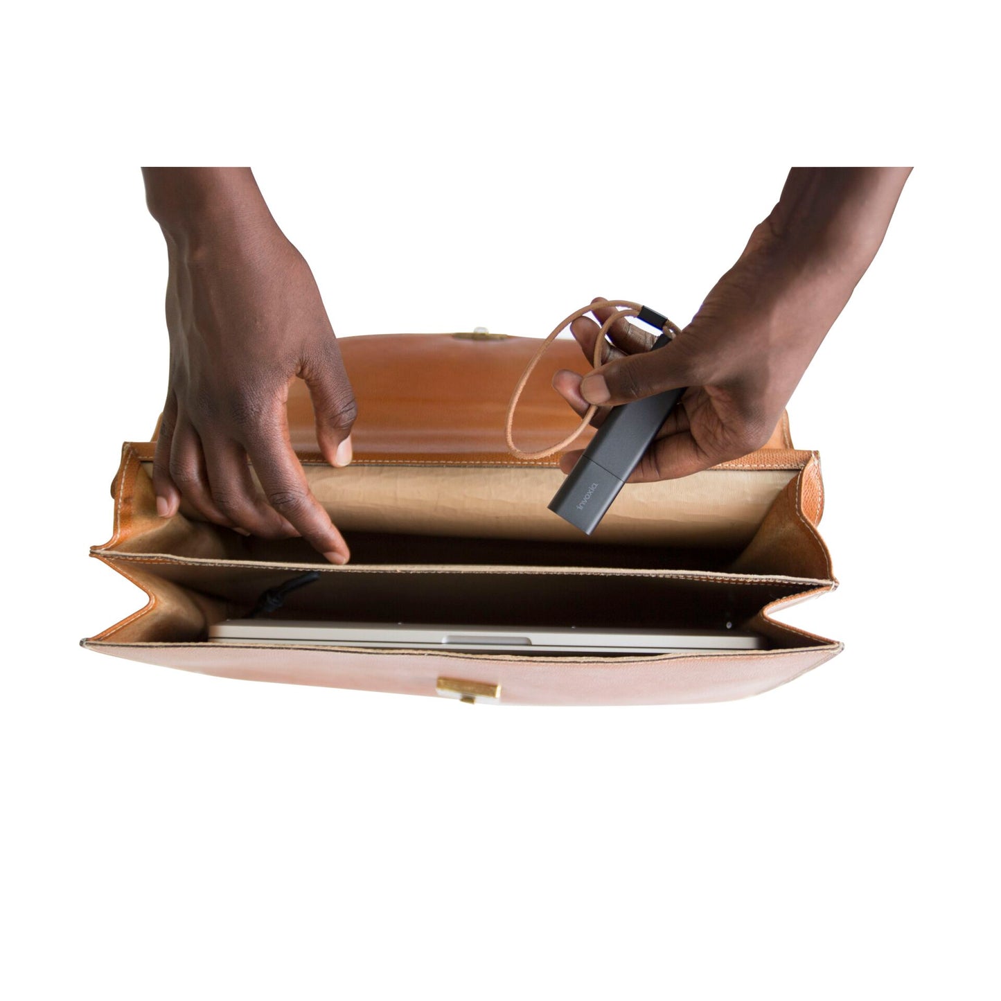 Invoxia GPS Tracker Pro mit Jahresabo